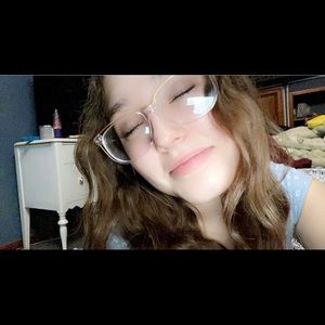 Meet your Posher, Ava